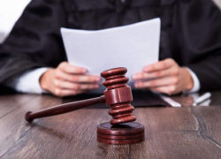 В Ростове суд приговорил пятерых лжебанкиров к крупным срокам