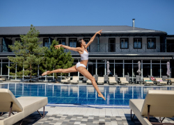 Перфоманс-шествие и пунш из самовара: термальный клуб «Сити Крик» празднует день рождения