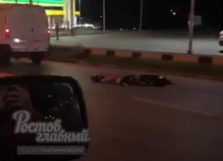 В Ростове у торгового центра насмерть сбили пешехода