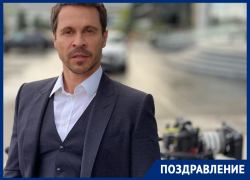 Талантливый актер Павел Деревянко празднует день рождения