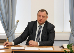 Депутат гордумы Ростова и помощник депутата Госдумы зарабатывает 27 тысяч в месяц
