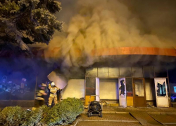 В центре Ростова сгорел супермаркет «Кооператор Дона»