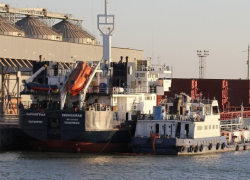 Под Ростовом сел на мель сухогруз «Зерноград»