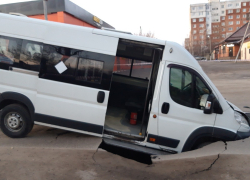 В Ростовской области маршрутка вместе с пассажирами провалилась под землю