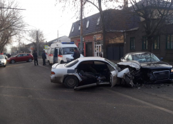 Два человека пострадали в массовой аварии в Ростове