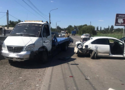 В Ростовской области эвакуатор устроил двойное ДТП
