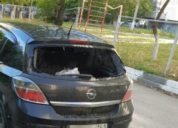Позарившись на интересное «наглухо отбитые» автоворы разворотили иномарку в Ростове