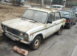 Юного ростовчанина с подельником поймали за кражу колеса с чужой машины в Петербурге