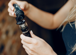 Доля курильщиков электронок в 2024 году достигла 15% в Ростовской области 