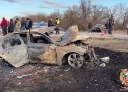 Три человека погибли в лобовом ДТП на трассе в Ростовской области