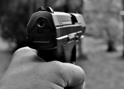 В Таганроге студенты вуза устроили стрельбу по автомобилям и прохожим