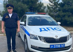 В Ростовской области сотрудник полиции помог водителю, у которого сломался автомобиль