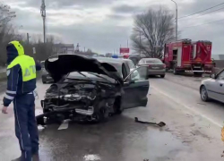 BMW полностью сгорела в ДТП с Porsche на Обсерваторной 