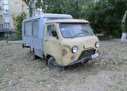 Брошенный автомобиль УАЗ на Добровольского «ищет» хозяина