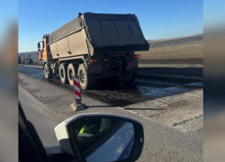 На трассе М-4 «Дон» в Ростовской области затруднено движение из-за дорожных работ