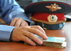 Экс-полицейский в Ростовской области пообещал наркоману "отмазать" его от тюрьмы за 150 тысяч рублей