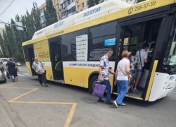 Министр транспорта донского региона прокатилась на автобусе №40 по Ростову