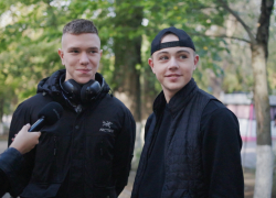 Ростовчане поздравили своих первых педагогов с Днем учителя