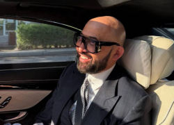 Знаменитая улыбка ростовского «человека-мема» Николая Василенко стала брендом