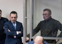 Адвокаты экс-замгубернатора Виктора Гончарова захотели допросить экс-замгубернатора Игоря Гуськова