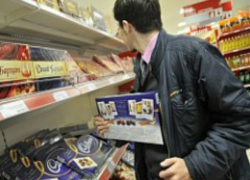 Десять коробок дорогих конфет украл у продавщиц магазина молодой сладкоежка в Ростовской области