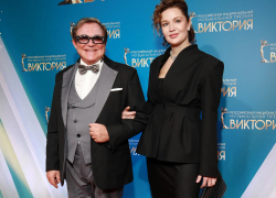 Дмитрий Дибров, похоже, начал жить вместе с Екатериной Гусевой