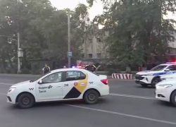 В Ростове Красноармейскую перекрыли из-за крупного пожара 