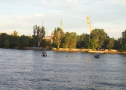 Отдыхающие вопили от ужаса, увидев труп мужчины, которого принесло течение на пляж в Ростове