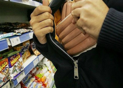 Очень внимательная продавщица помогла поймать двух голодных грабителей под Ростовом
