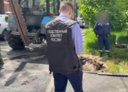 Ожоги обеих конечностей получили ростовчанки, наступив в кипяток после ремонта теплотрассы