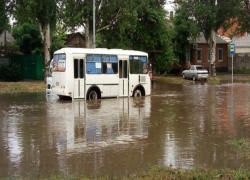 После мощного ливня Таганрог ушел под воду 