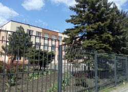 В гимназии Аксая отменили уроки из-за падения БПЛА 