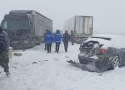 На заснеженной трассе в Ростовской области в ДТП погибли два человека