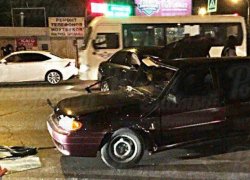 Пострадавшего в серьезной аварии на Стачках ростовчанина увезла скорая помощь