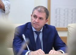 Министр сельского хозяйства Ростовской области зарабатывает меньше собственной супруги