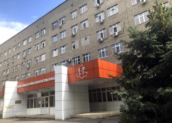 В Ростове врачи спасли 14-летнюю девочку, которая упала с 16 этажа 