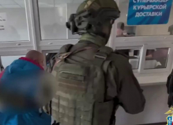 Четверо супервайзеров маркетплейса брали деньги за дополнительные смены и новые точки доставки под Ростовом