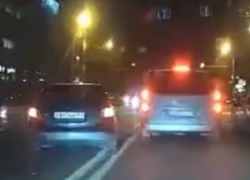 Спешивший в туалет ростовский автовладелец едва не проехал по людям