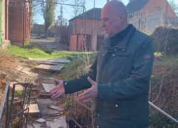 «Если не можете отремонтировать мостик, то как вы управляете районом?»: ростовчанин обратился к чиновникам