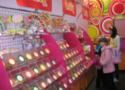 В преддверии Дня знаний в ростовских гипермаркетах резко выросли продажи сладостей