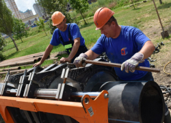 Бестраншейно строят в Ростове подземный коллектор на Западном