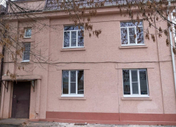 «На улице ощутимо похолодало. Понимаю»: мэр Таганрога ответила жителям ждущим новые окна после атак БПЛА