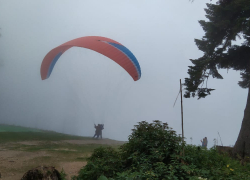 Ростовчанин пострадал в Кабардино-Балкарии во время столкновения парапланеристов в небе