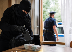 Находящийся в федеральном розыске житель Пензы обокрал дом под Ростовом на 60 тыс рублей