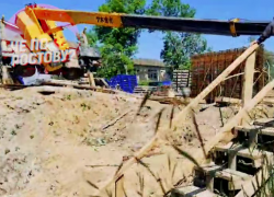 Строительный кран упал и повредил газовую трубу в Ростове