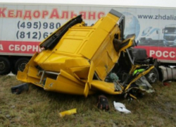 Рейсовый автобус с жителями Ростовской области попал в смертельное ДТП с грузовиком по пути в Москву