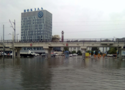 Логвиненко рассказал, где в Ростове появятся новые ливневки