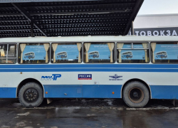 «Вам по Ростову или за границу?»: горожан приглашают на необычную выставку в ретро-автобусе 