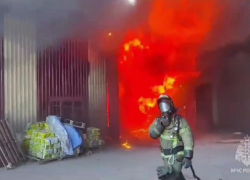 МЧС сообщили о ликвидации открытого горения на рынке «Альтус» 