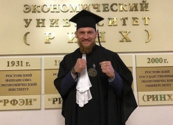 Знаменитый боксер Дмитрий Кудряшов стал магистром ростовского университета